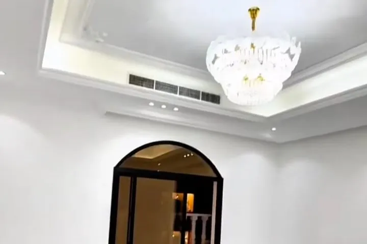 Classic Luxury 5 Bedroom Villa photo